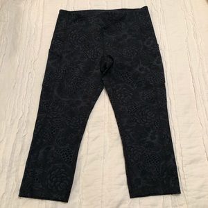 Black and blue paisley Lululemon leggings